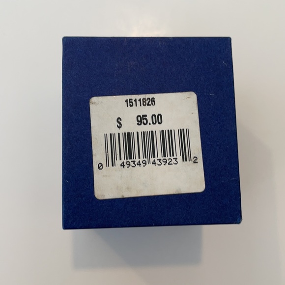 SWAROVSKI NWT Topaz Tri Stone Ring - Picture 4 of 4